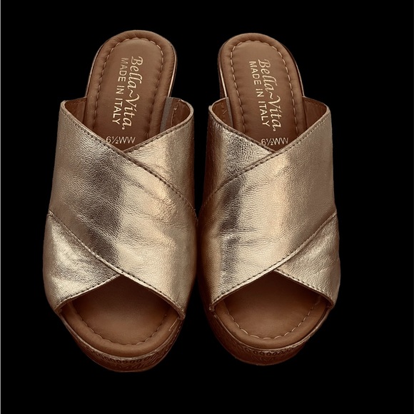 Wide width Gold leather open-toe wedges w/carved detail - Picture 2 of 4